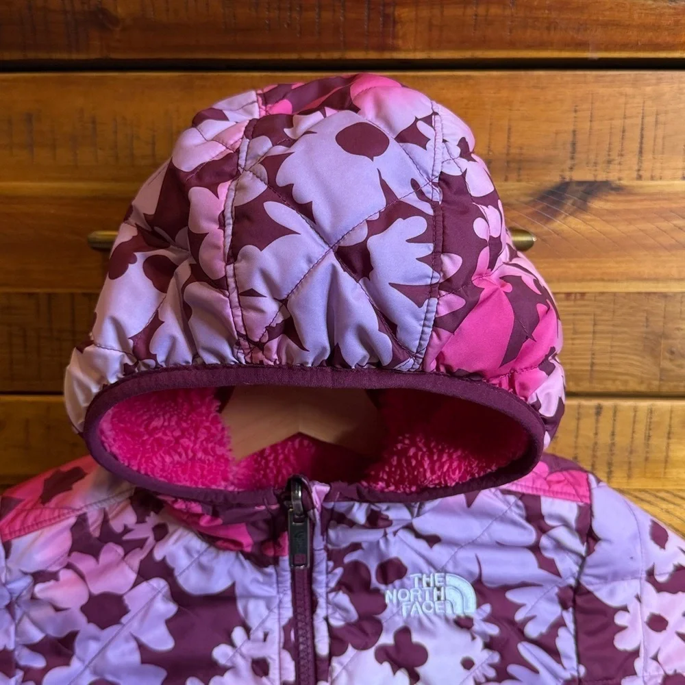 The North Face Girls Reversible Floral Hooded Puffer Jacket